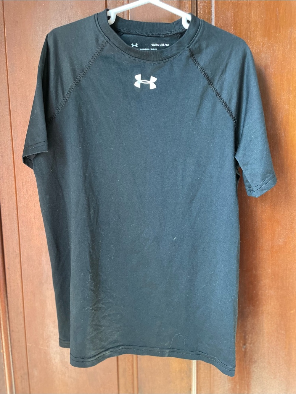 Under Armour boys youth medium loose short sleeve black athletic shirt